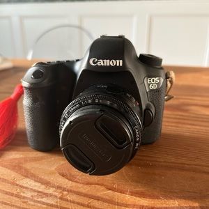 Cannon EOS 6D with 3 Lenses
EOS 6D (WG)
EF24-105 f/4L IS USM Kit